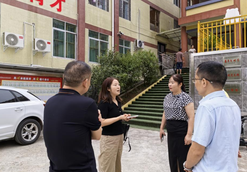 巴中市“筑梦乡村·奋斗有我”教育专家团开展送教活动